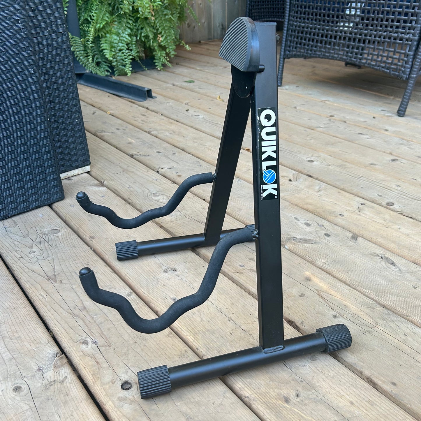 Quiklok GS438 Light Version Low A Frame Universal Guitar Stand