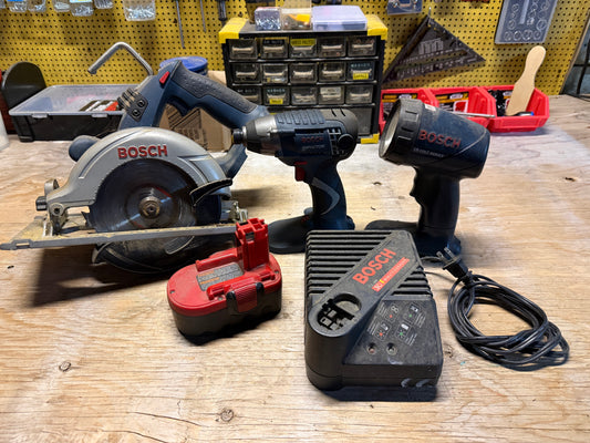 BOSCH Battery Power Tool Combo - Circular Saw, Impact Driver, Light