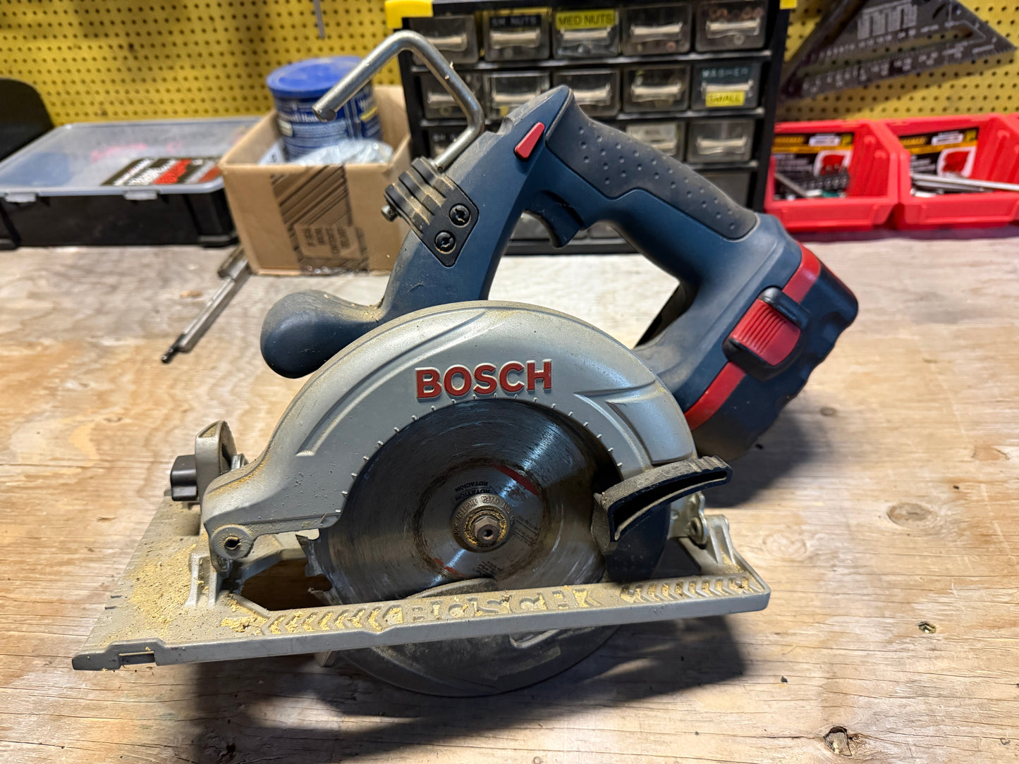 BOSCH Battery Power Tool Combo - Circular Saw, Impact Driver, Light