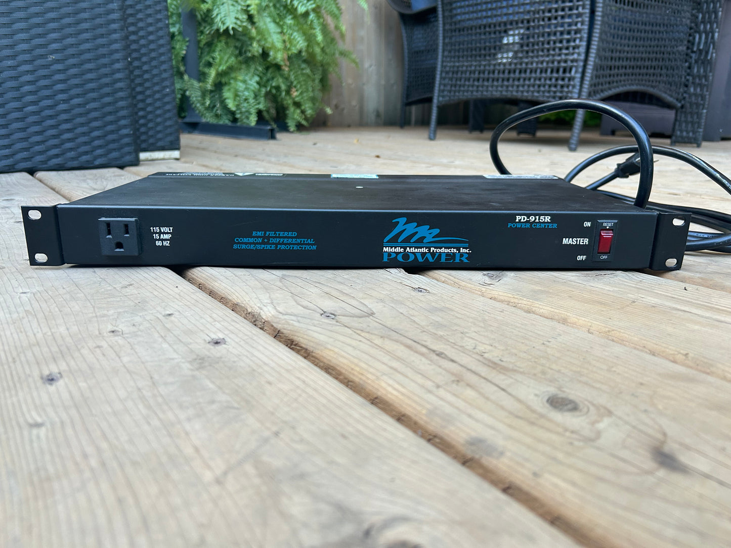 Middle Atlantic Select Series PD-915R 9-Outlet Rackmount Power Center