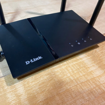 D-Link Wireless DIR-822 AC1200 Gigabit Router with High-Gain Antennas & Power Cable