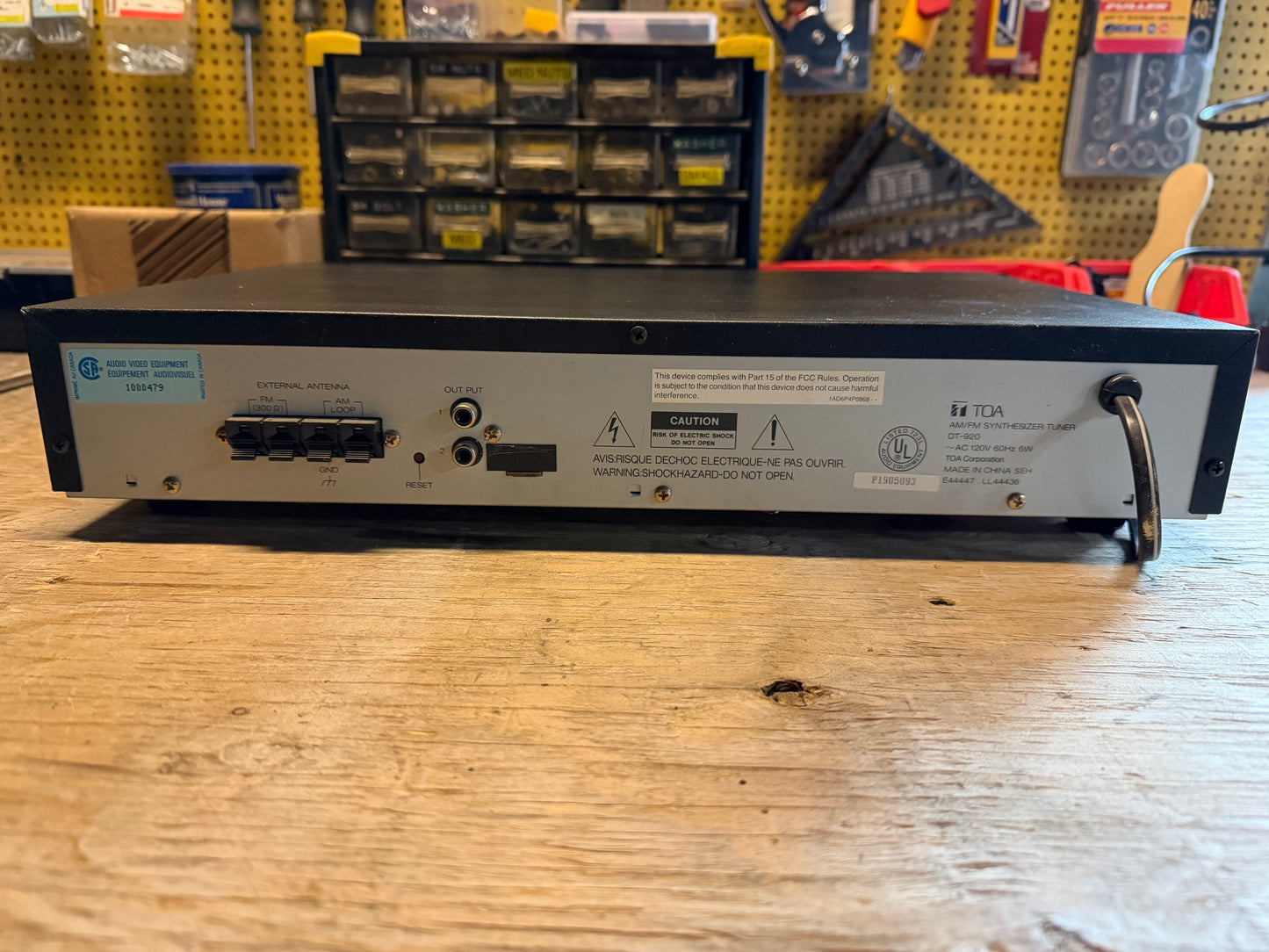 TOA DT-920 AM/FM Synthesizer Stereo Tuner (Not Tested)