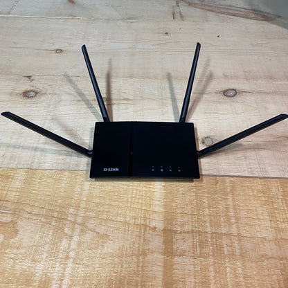 D-Link Wireless DIR-822 AC1200 Gigabit Router with High-Gain Antennas & Power Cable