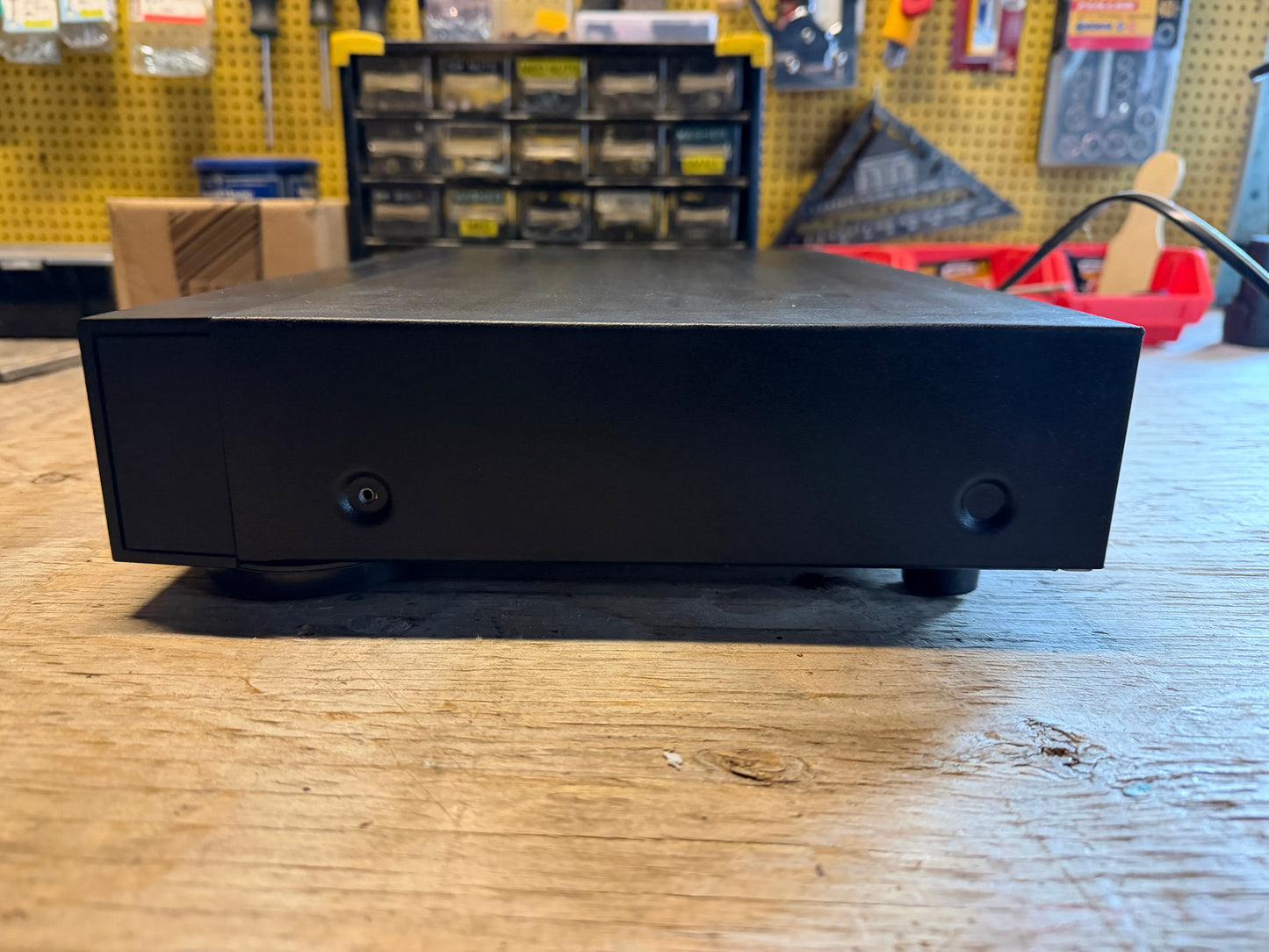 TOA DT-920 AM/FM Synthesizer Stereo Tuner (Not Tested)