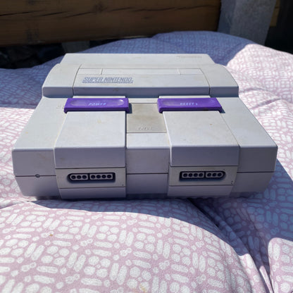 Super Nintendo SNES SNS-001 Console + 1 Controller and Cables